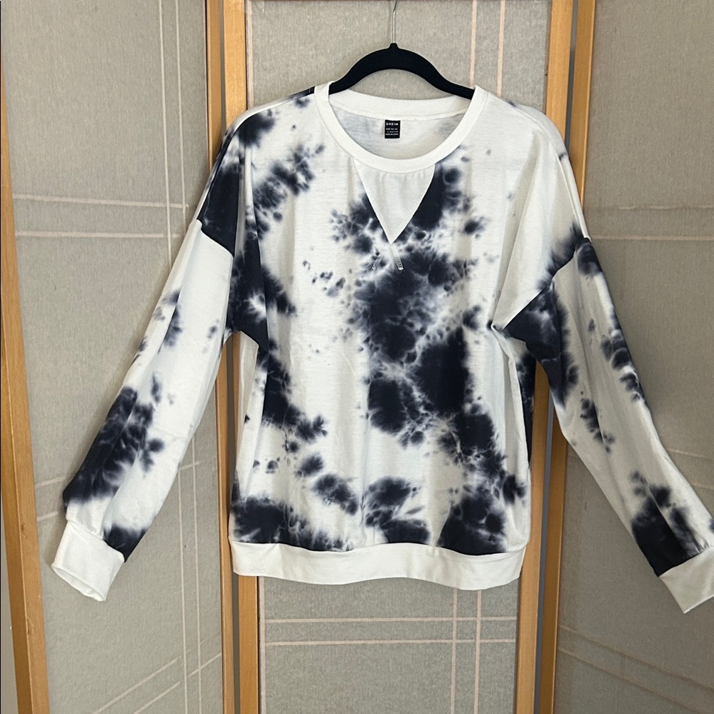 SHEIN Black and White Tie-Dye Crewneck Top